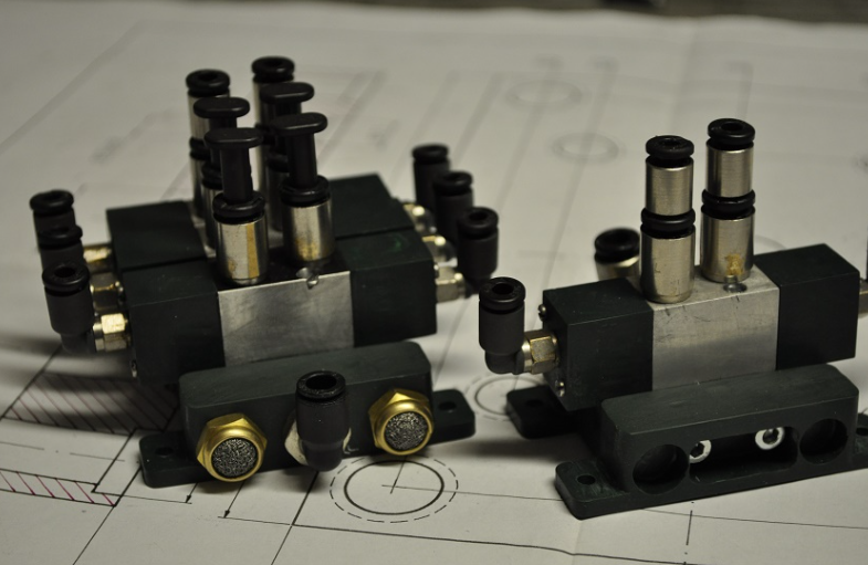 Tiroirs de distributeurs (spools)