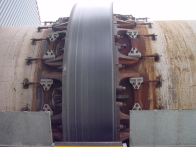 Lining and rollers for rotary kilns